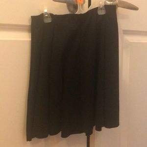 Black size small Zara skirt. Elastic band top.
